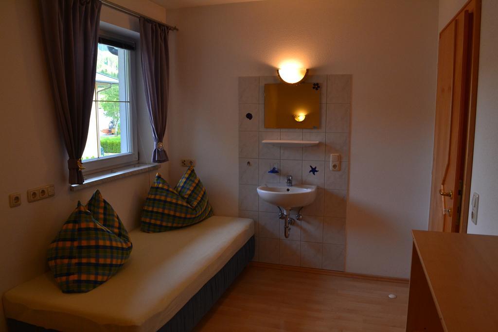 Villa Rupert Und Jasmin Hauser Sankt Ulrich am Pillersee Bilik gambar